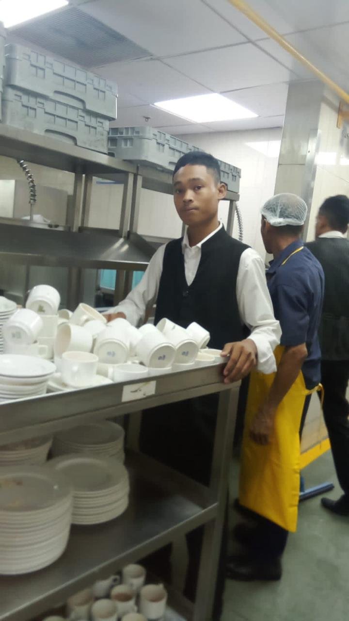 Candidate handling cups in service area